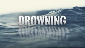 drowning_29528839_ver1.0_640_360.jpg